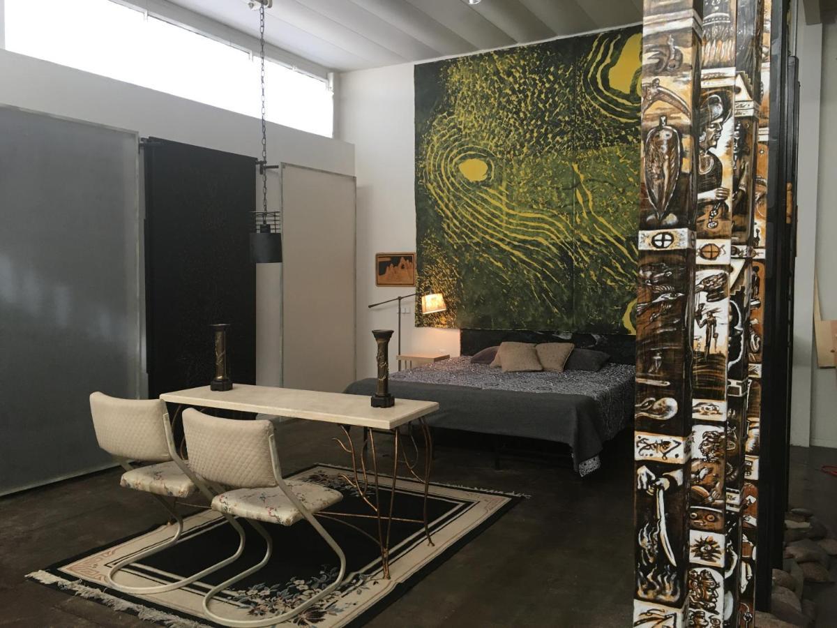Space Castle: A 1950S Gas Station Transformed Into An Art Themed Wonderland Truth or Consequences Exterior foto