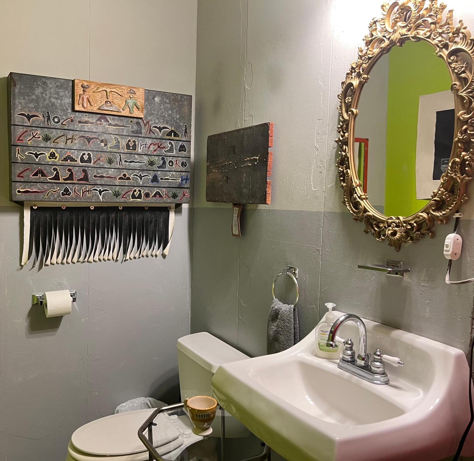 Space Castle: A 1950S Gas Station Transformed Into An Art Themed Wonderland Truth or Consequences Exterior foto